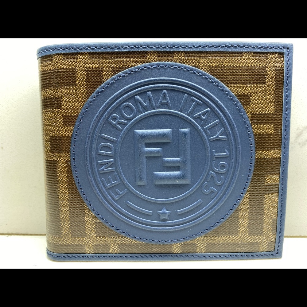 Fendi Logo Stamp Bi-Fold Wallet. NWT